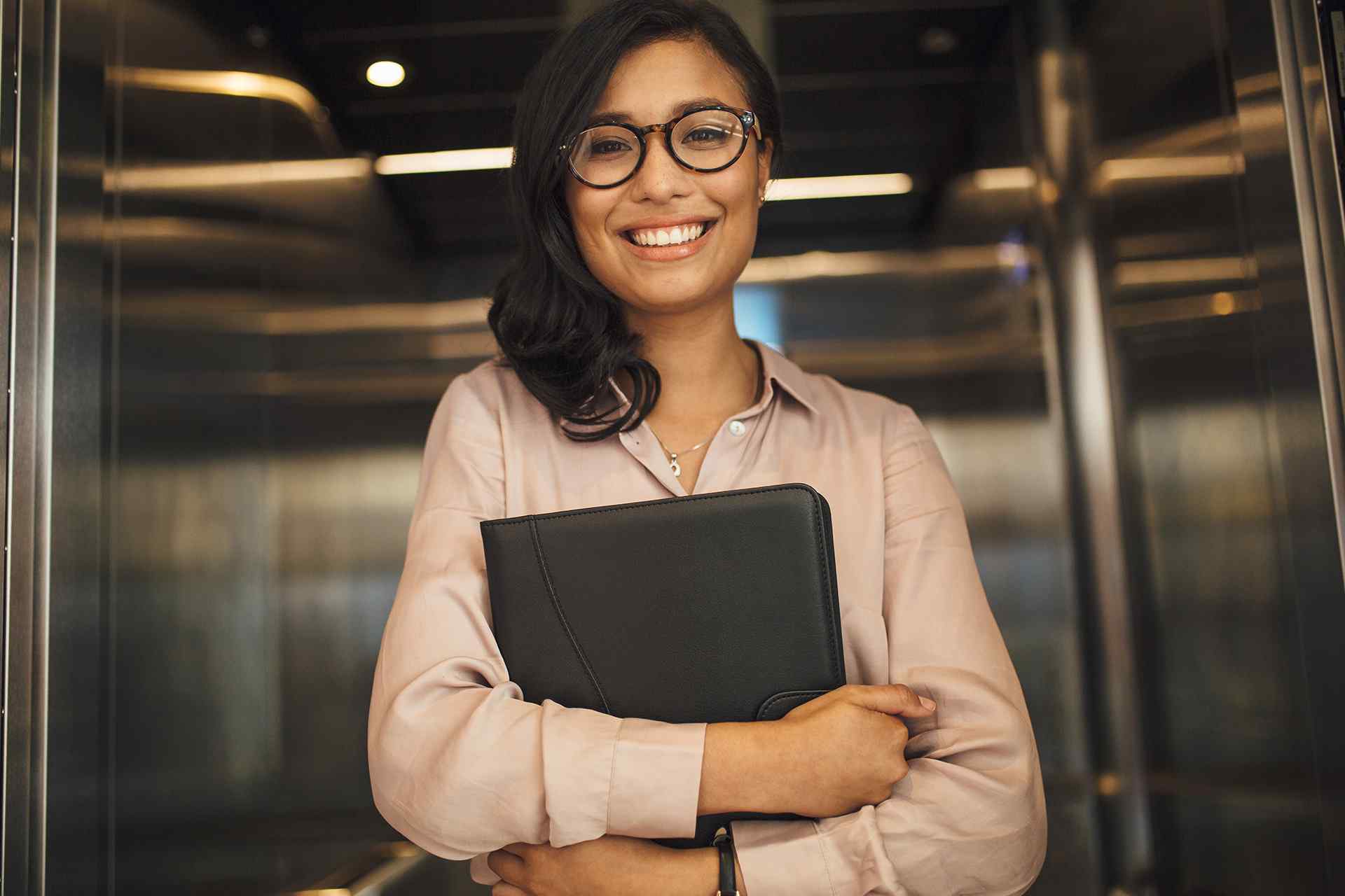 https://consulting360.pk/wp-content/uploads/2020/09/fluid_hero_06.jpg